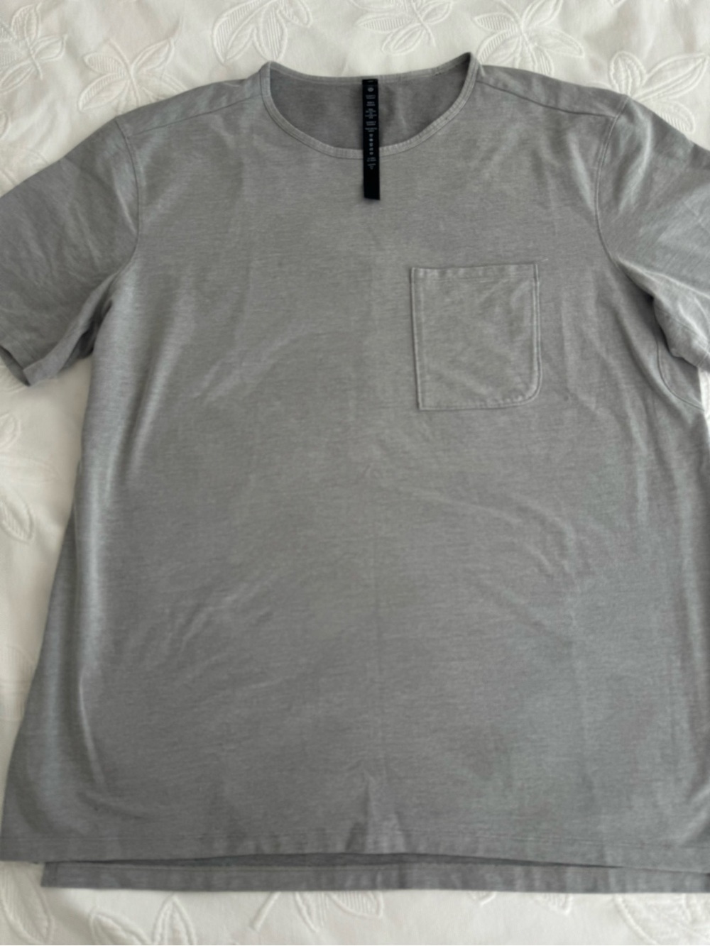 lululemon athletica Men's Short Sleeve Pocket Tee - Gray